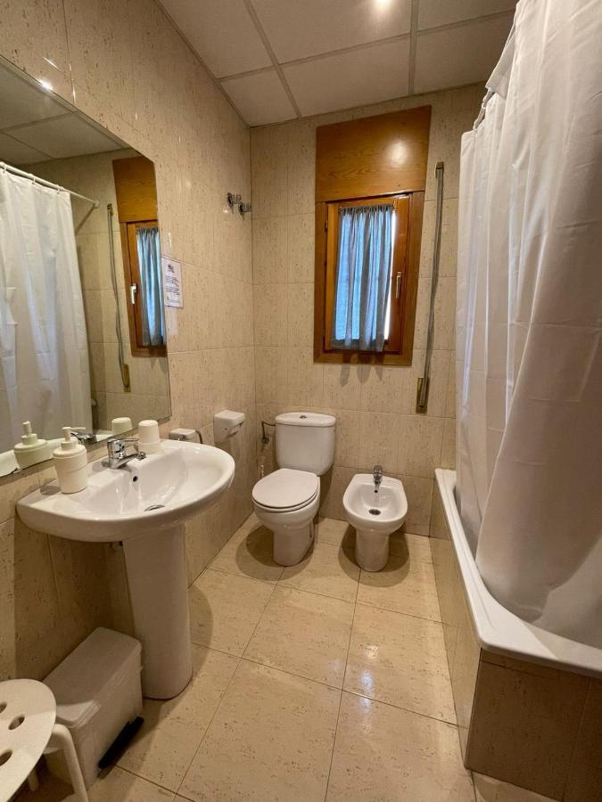 Hostal Del Carmen 特拉萨 外观 照片